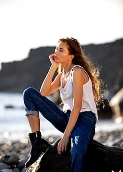 Taya Vais image 4 of 4