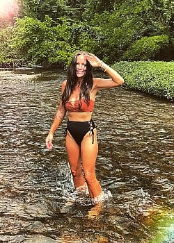 Tayla Lynn image 3 of 3