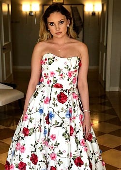 Taylor Darling image 4 of 4