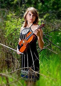 Taylor Davis image 3 of 3