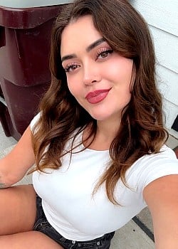Taylor Madison (Influencer) image 2 of 2