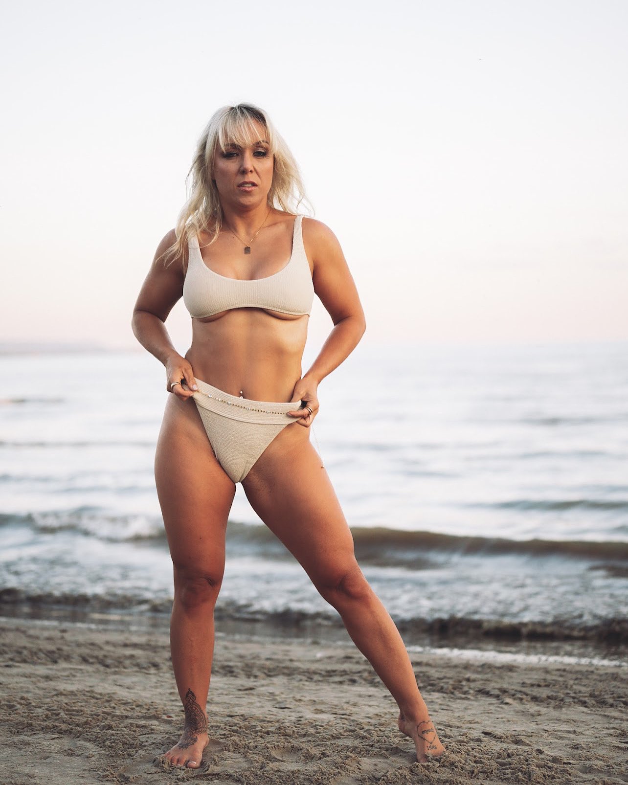 Taylor Wilde - Free pics, galleries & more at Babepedia