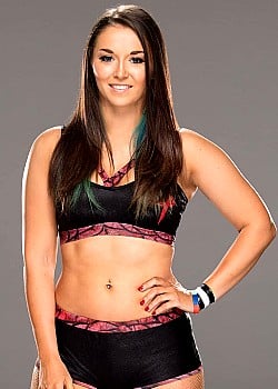 Tegan Nox image 2 of 4
