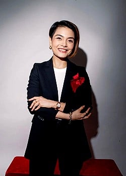 Tehmina Kaoosji image 2 of 2