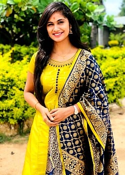Tejaswini Gowda image 3 of 4