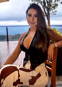 Thaira Muniz image 4 of 4