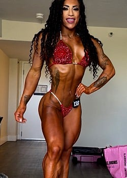 Thais Cappelli image 1 of 2