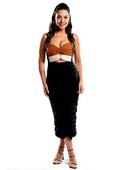 Thais Fersoza image 1 of 4