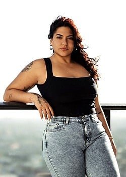 Thais Mina