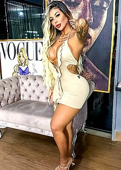 Thais Perez image 4 of 4