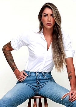 Thaisa Menezes image 3 of 4