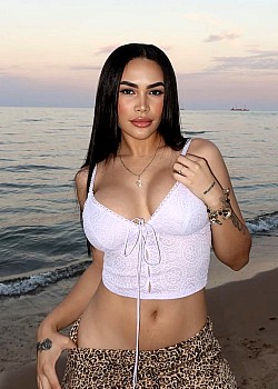 Thalia Lorena image 1 of 2