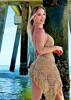 TheVegasBombshell image 4 of 4