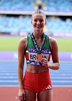 Thea Brown image 2 of 4
