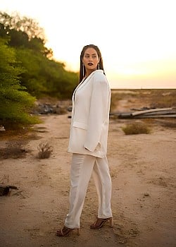 Tia Holzworth image 2 of 4