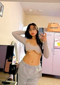 Tiffany (Tiffles) image 2 of 4