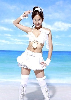 Tomomi Itano image 4 of 4