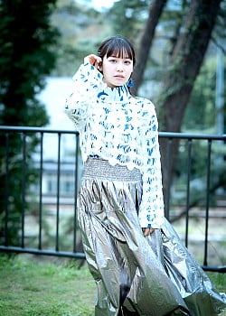 Tomori Kusunoki image 1 of 2