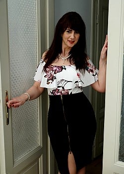 Toni Lace image 3 of 4