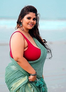 Toral Kapoor image 4 of 4