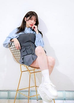 Touko Shintani image 2 of 3