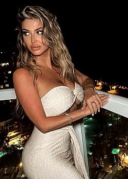 Tracy Nicole image 2 of 3