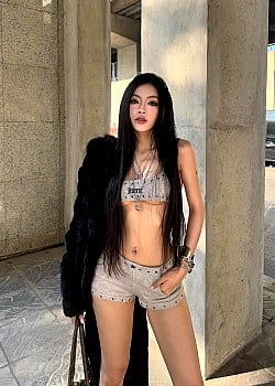 Tran Thanh Huyen image 2 of 2