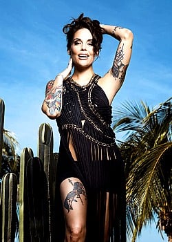 Triana Iglesias image 3 of 3