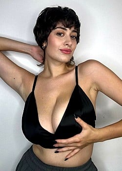 Tsvetana Na image 4 of 4