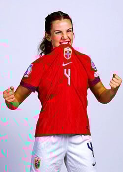 Tuva Hansen image 1 of 3