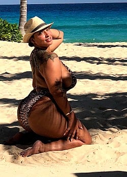 Tylea Adore image 3 of 4