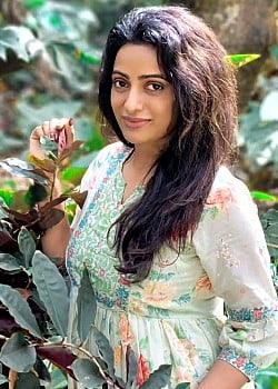 Udaya Bhanu image 2 of 2