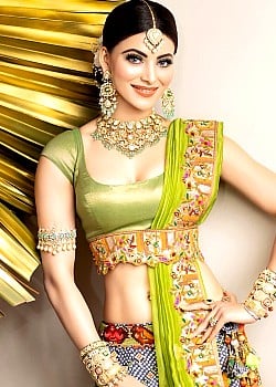 Urvashi Rautela image 2 of 4