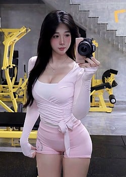 Uyen Nguyen image 3 of 4