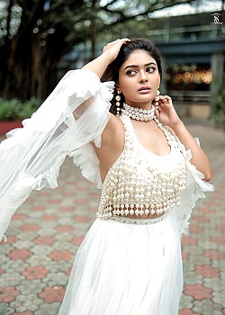 Vaibhavi Shandilya image 2 of 3