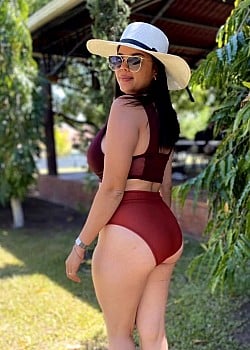 Vale Jimenez image 1 of 2