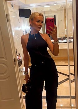 Valentina Hartmann image 2 of 4