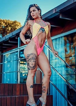 Valentina Pink image 2 of 4