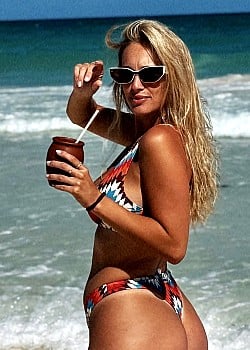 Valentina Schneider image 2 of 3