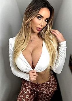 Valeria Moxx image 2 of 4