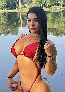 Valeria Vasquez image 2 of 3