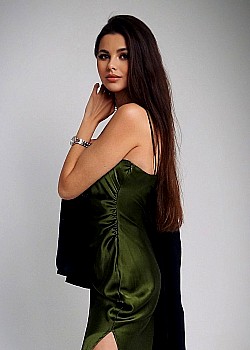 Valya M image 3 of 3