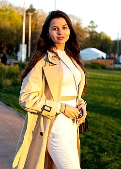 Valya M image 1 of 3