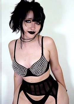 Vanesa Mili image 2 of 4