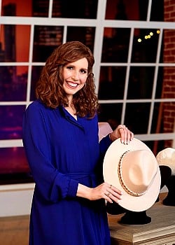 Vanessa Bayer image 2 of 2