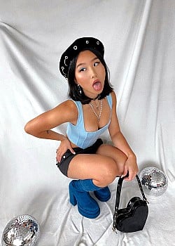 Vanessa Chen image 2 of 3
