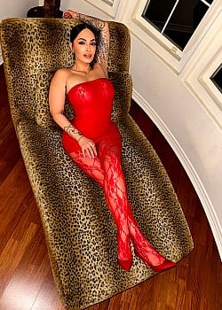 Vanessa Desi image 1 of 3