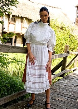 Vanessa Hill image 2 of 4