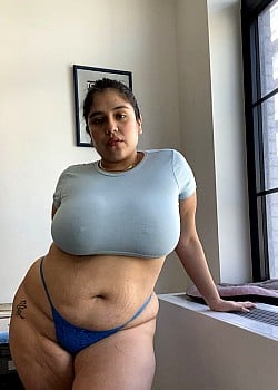 Vanessa Hinata image 4 of 4
