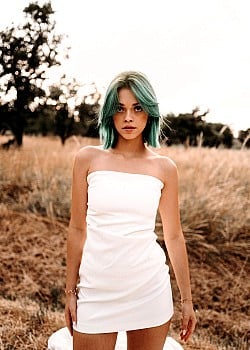 Vanessa Lealia image 2 of 4